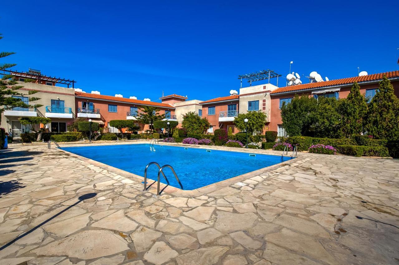 Paphos Antonia'S Palace Rooftop Jacuzzi Stunning View מראה חיצוני תמונה