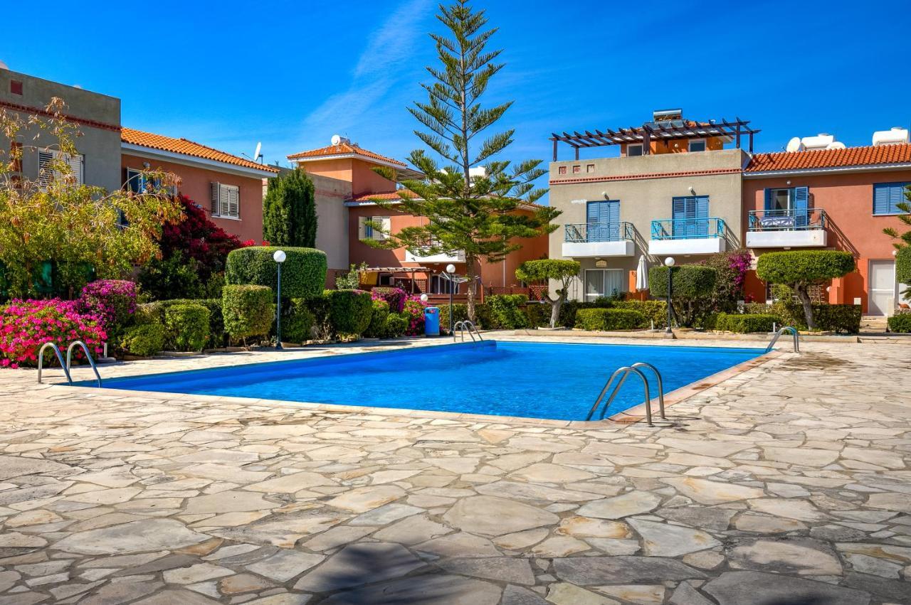 Paphos Antonia'S Palace Rooftop Jacuzzi Stunning View מראה חיצוני תמונה