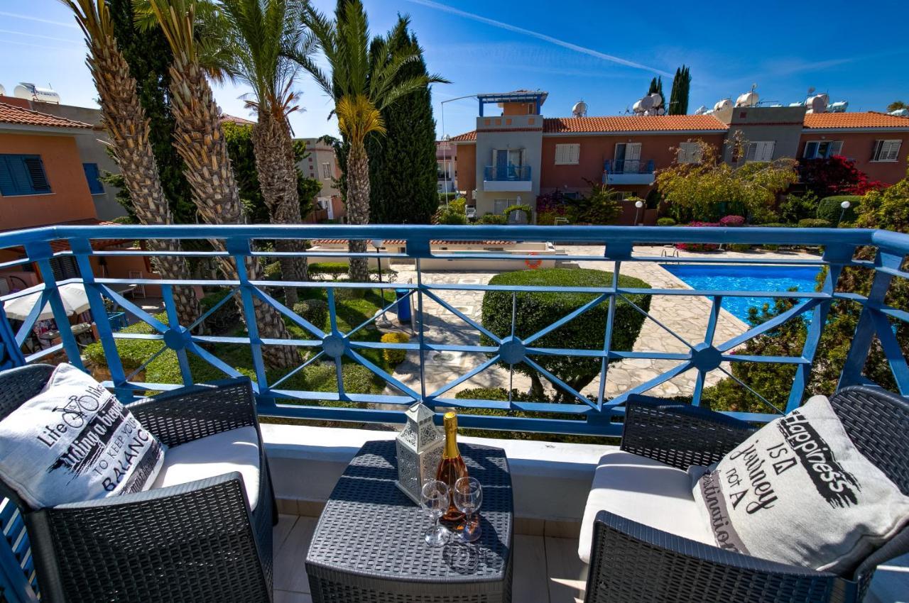 Paphos Antonia'S Palace Rooftop Jacuzzi Stunning View מראה חיצוני תמונה